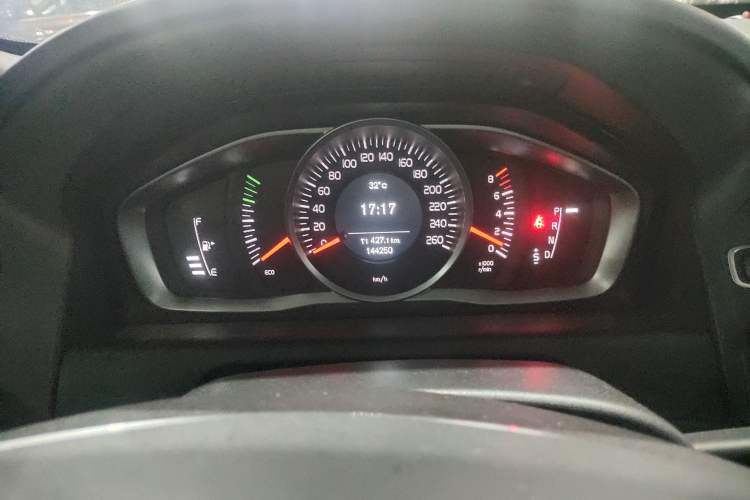 Used Volvo XC60 2015 T5 Zhiyi Edition Instrument Cluster