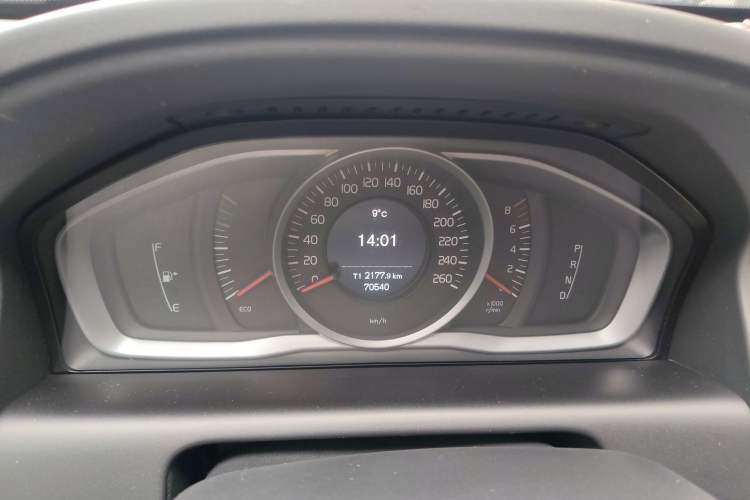 Used Volvo XC60 2015 T5 Zhiyi Edition Instrument Cluster