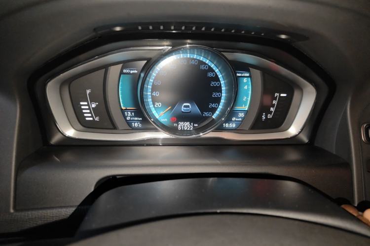 Used Volvo XC60 2015 T6 Zhiya Edition Instrument Cluster