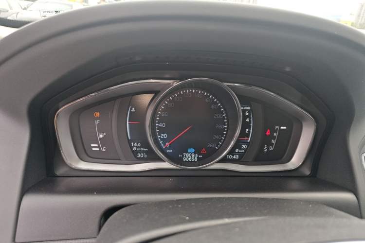 Used Volvo XC60 2015 T5 Zhiya Edition Instrument Cluster