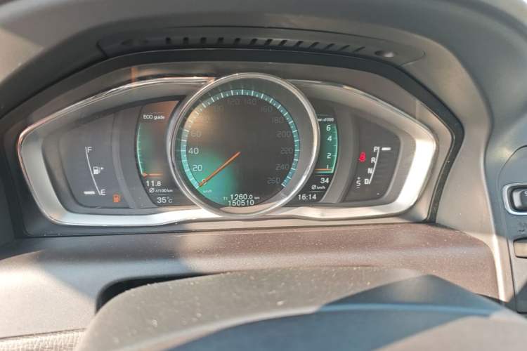 Used Volvo XC60 2015 T6 Zhiyi Edition Instrument Cluster