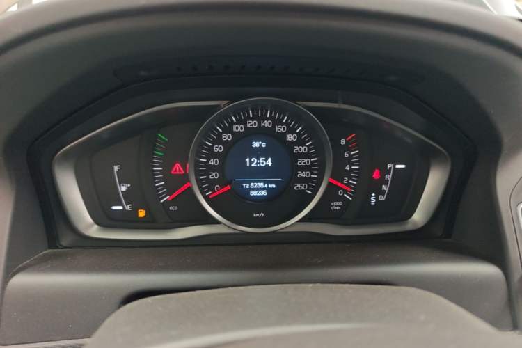 Used Volvo XC60 2015 T5 Smart Edition Instrument Cluster
