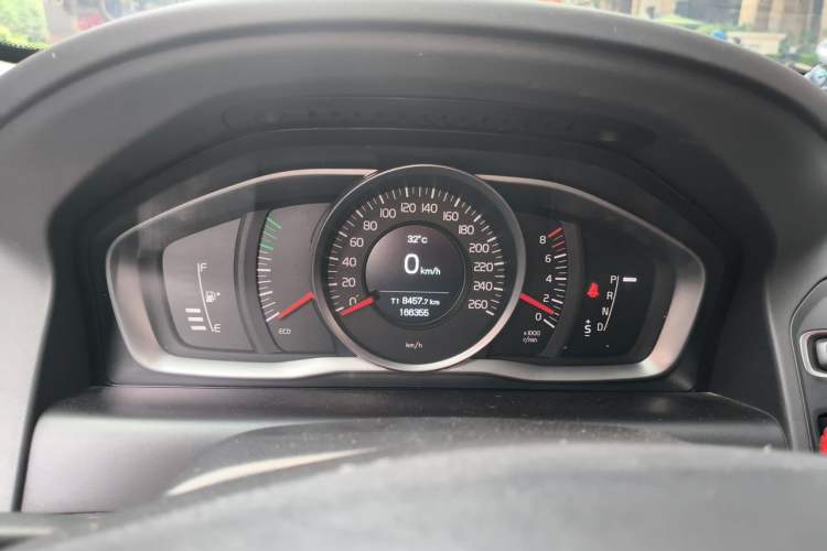 Used Volvo XC60 2015 T5 Smart Upgrade Model Instrument Cluster