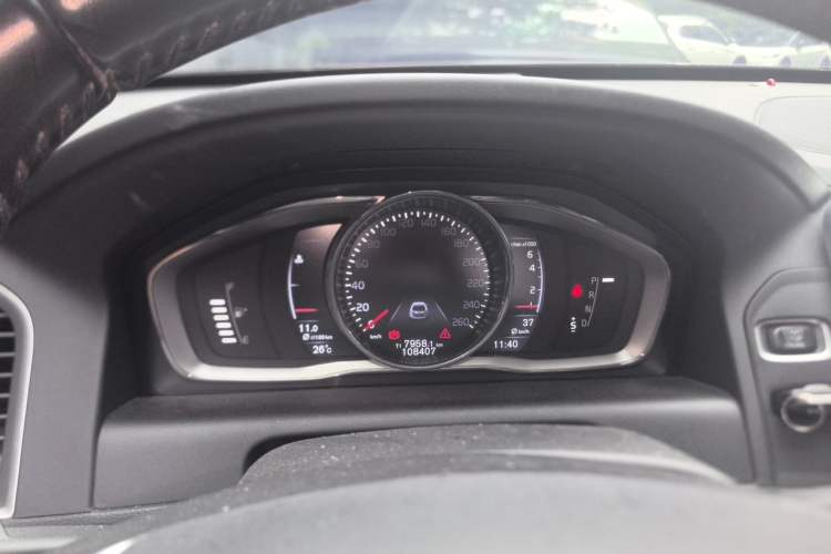 Used Volvo XC60 2015 T5 AWD Zhiyuan Edition Instrument Cluster