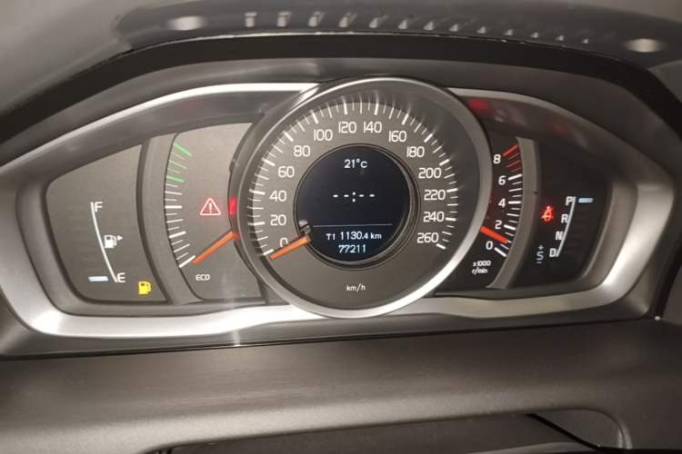 Used Volvo XC60 2015 T5 Smart Upgrade Model Instrument Cluster