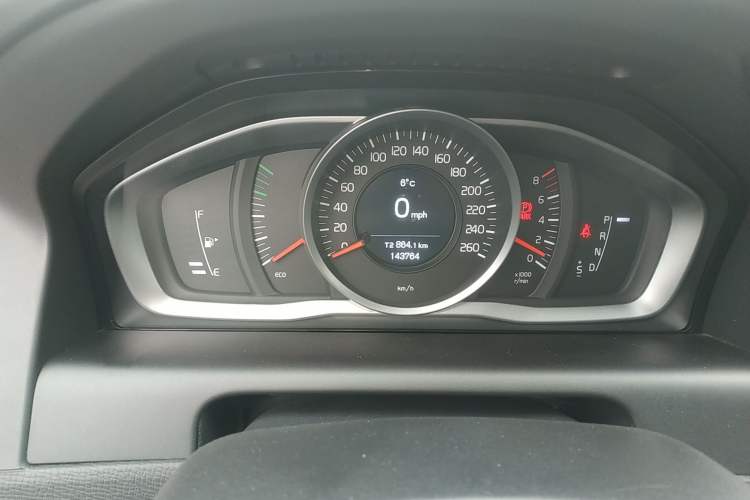Used Volvo XC60 2015 T5 Zhiyi Edition Instrument Cluster