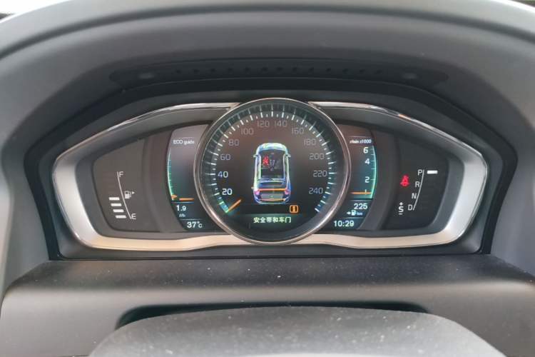Used Volvo XC60 2015 T5 AWD Smart Drive Edition Instrument Cluster