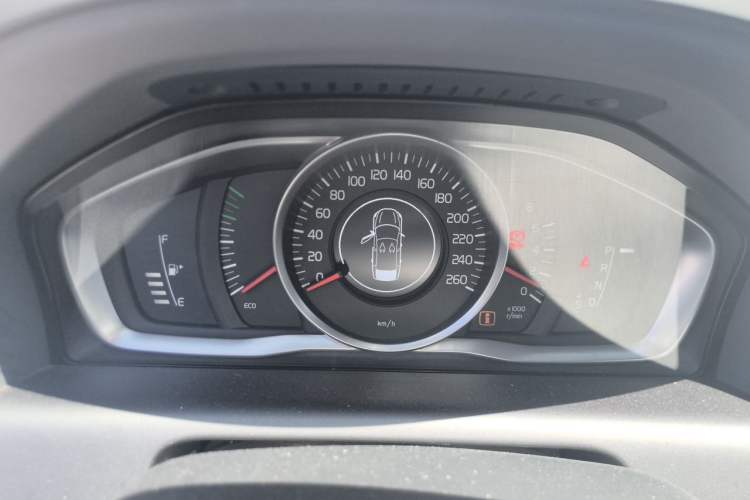 Used Volvo XC60 2015 T5 Smart Upgrade Model Instrument Cluster