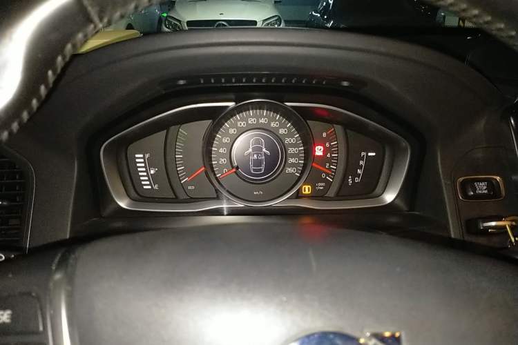 Used Volvo XC60 2015 T5 Smart Upgrade Model Instrument Cluster