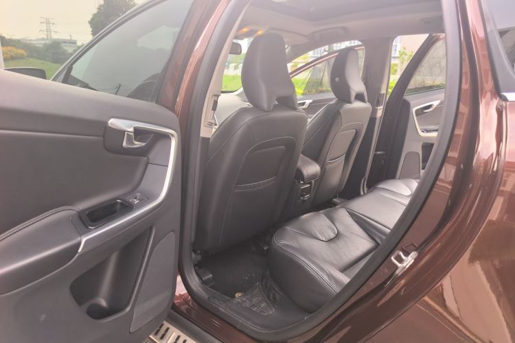 Used Volvo XC60 2015 T5 Smart Upgrade Model Interior 1