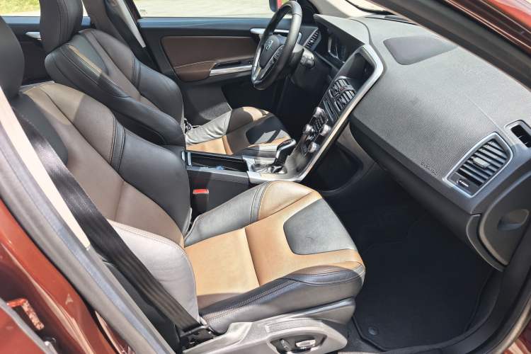 Used Volvo XC60 2015 T5 AWD Zhiyuan Edition Interior 1