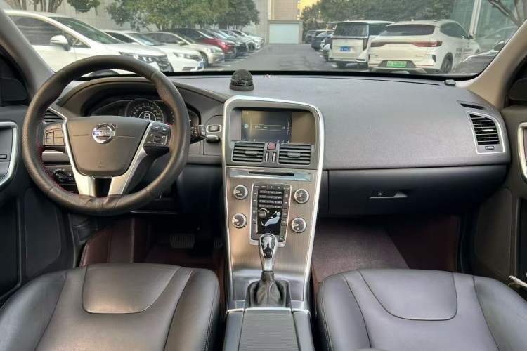 Used Volvo XC60 2015 T5 Zhiyi Edition Interior 3