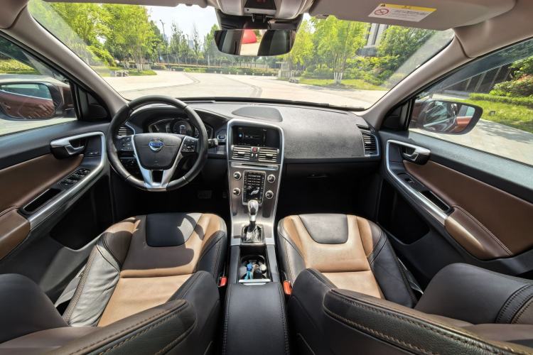 Used Volvo XC60 2015 T5 AWD Zhiyuan Edition Interior 4