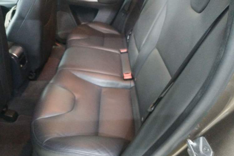Used Volvo XC60 2015 T5 Smart Upgrade Model Interior 4