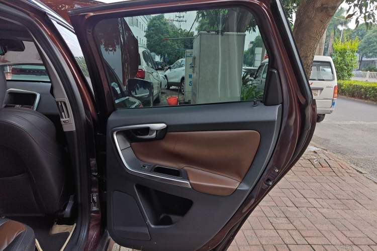 Used Volvo XC60 2015 T6 Zhiyi Edition Interior 6