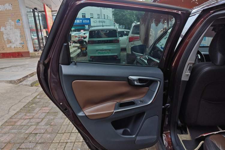 Used Volvo XC60 2015 T6 Zhiyi Edition Interior 8