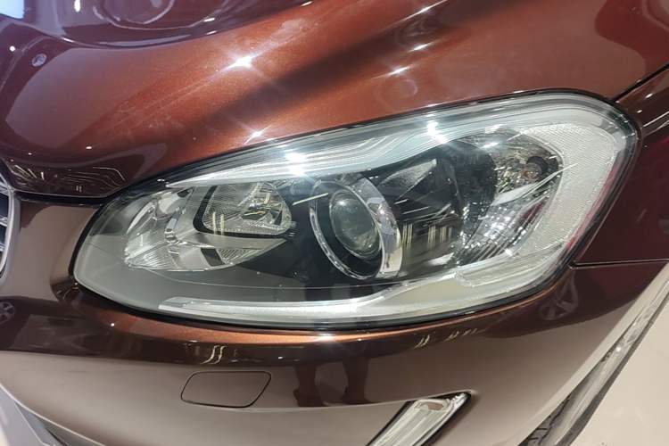 Used Volvo XC60 2015 T5 Smart Upgrade Model Left Front Headlight