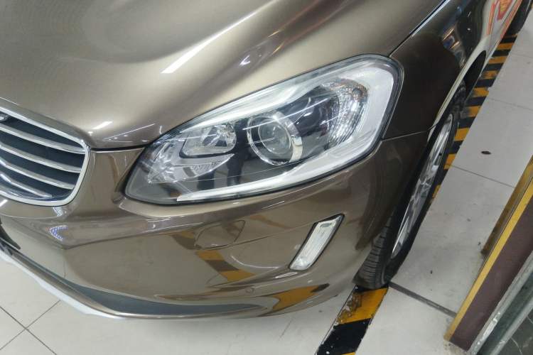 Used Volvo XC60 2015 T5 Smart Upgrade Model Left Front Headlight