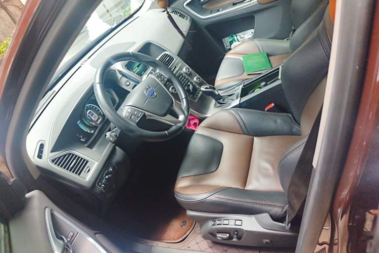Used Volvo XC60 2015 T5 AWD Smart Drive Edition Left Front Seat