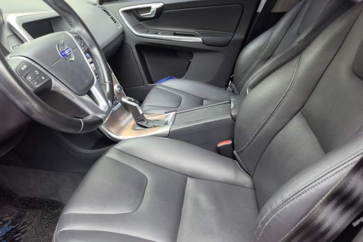 Used Volvo XC60 2015 T5 Smart Upgrade Model Left Front Seat