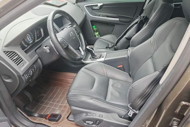 Used Volvo XC60 2015 T5 AWD Smart Drive Edition Left Front Seat