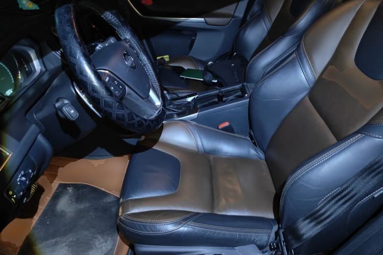 Used Volvo XC60 2015 T6 Zhiyi Edition Left Front Seat