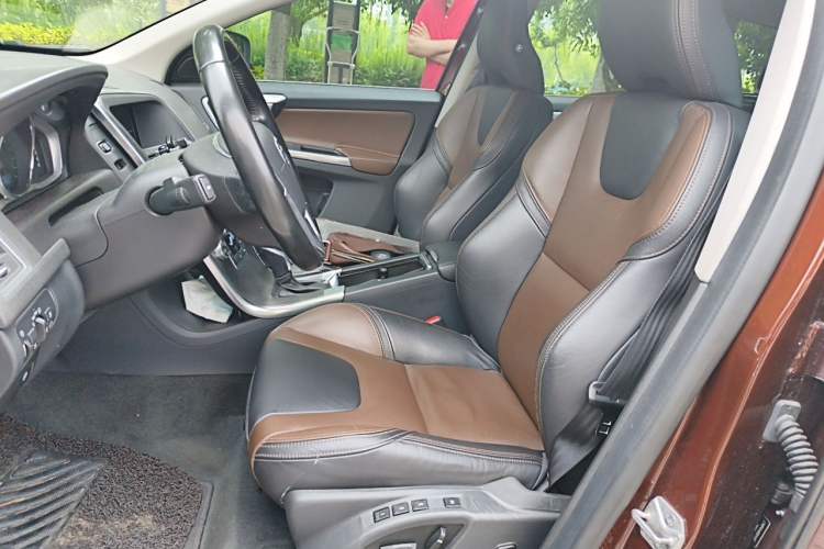 Used Volvo XC60 2015 T5 Smart Upgrade Model Left Front Seat