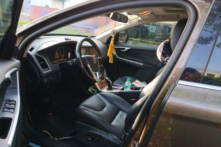 Used Volvo XC60 2015 T5 Smart Upgrade Model Left Front Seat