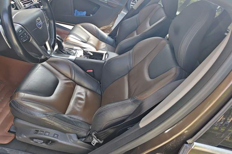 Used Volvo XC60 2015 T6 Zhiyi Edition Left Front Seat
