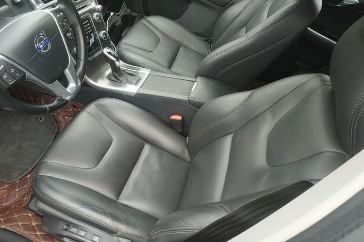 Used Volvo XC60 2015 T5 Zhiyi Edition Left Front Seat