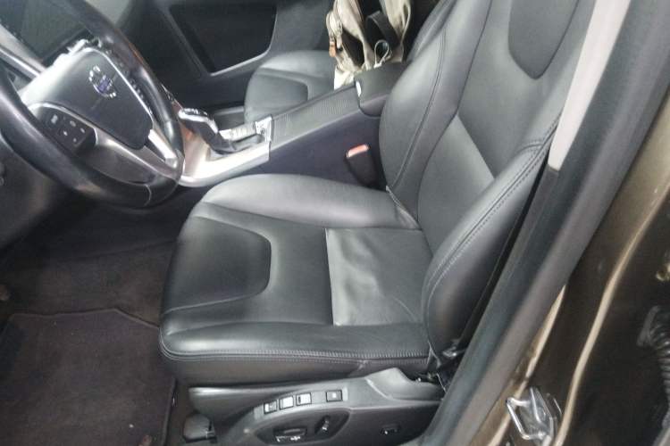 Used Volvo XC60 2015 T5 Smart Upgrade Model Left Front Seat