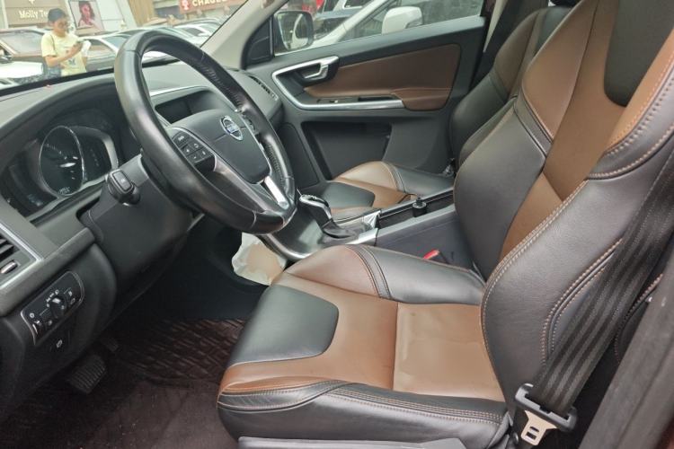 Used Volvo XC60 2015 T5 Smart Upgrade Model Left Front Seat