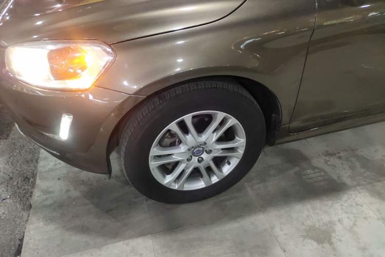 Used Volvo XC60 2015 T5 Zhiyi Edition Left Front Wheel Hub