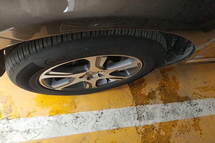Used Volvo XC60 2015 T5 AWD Zhiyuan Edition Left Front Wheel Hub