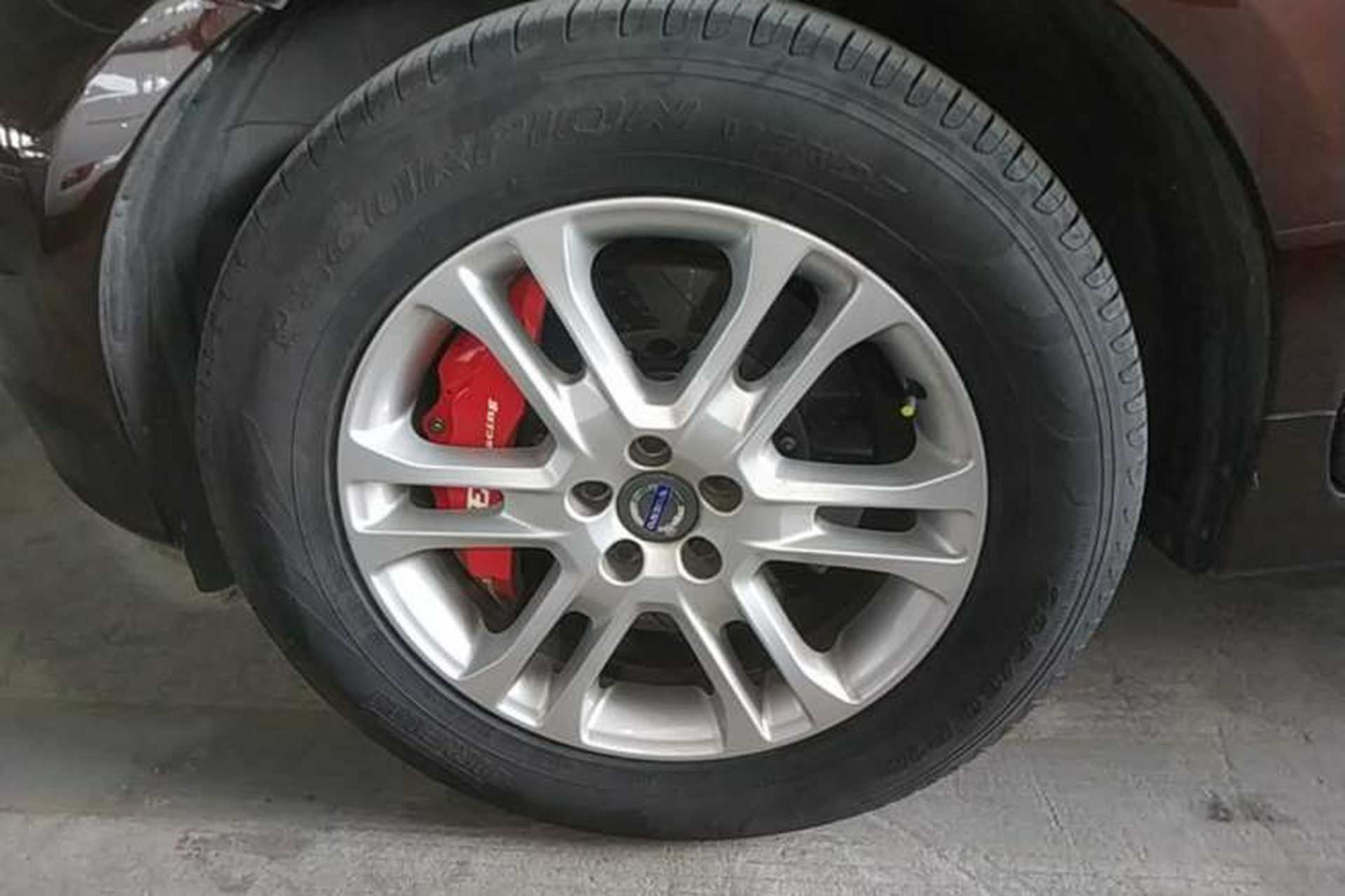 Used Volvo XC60 2015 T5 Smart Upgrade Model Left Front Wheel Hub
