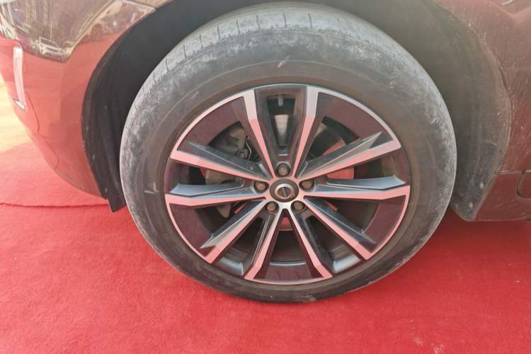 Used Volvo XC60 2015 T5 Zhiya Edition Left Front Wheel Hub
