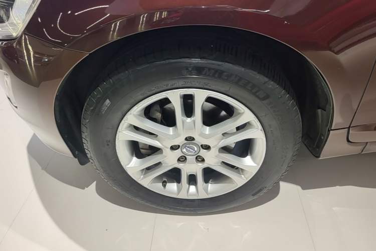 Used Volvo XC60 2015 T5 Smart Upgrade Model Left Front Wheel Hub