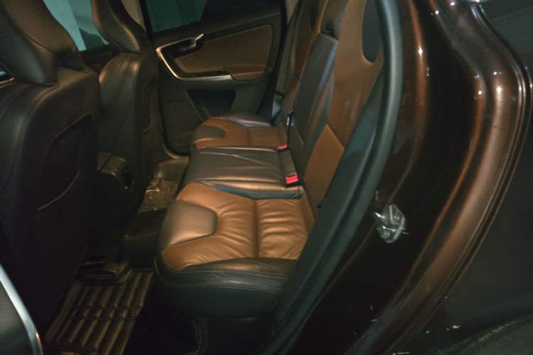 Used Volvo XC60 2015 T6 Zhiyi Edition Left Rear Seat