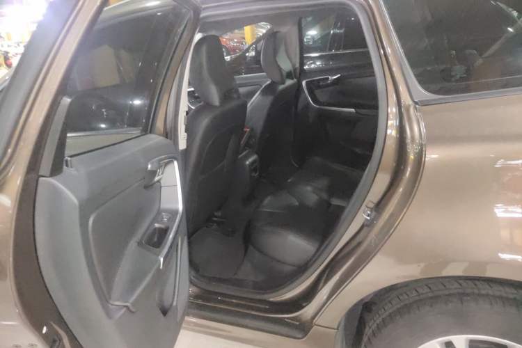 Used Volvo XC60 2015 T5 Zhiyi Edition Left Rear Seat