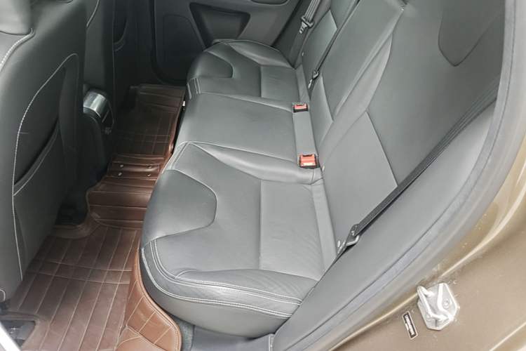Used Volvo XC60 2015 T5 AWD Smart Drive Edition Left Rear Seat