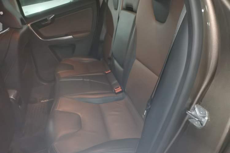 Used Volvo XC60 2015 T5 AWD Zhiyuan Edition Left Rear Seat
