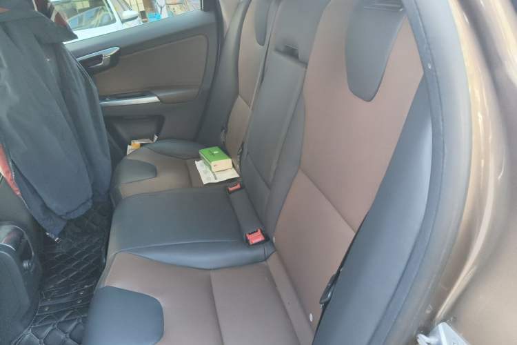 Used Volvo XC60 2015 T5 AWD Zhiyuan Edition Left Rear Seat