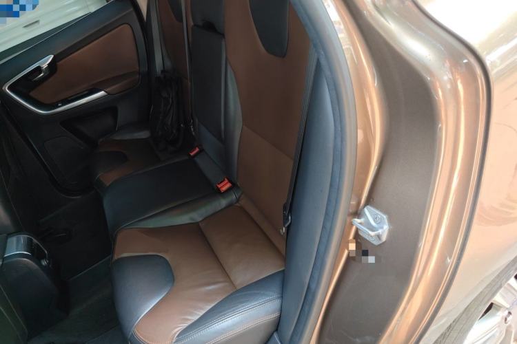 Used Volvo XC60 2015 T5 AWD Zhiyuan Edition Left Rear Seat