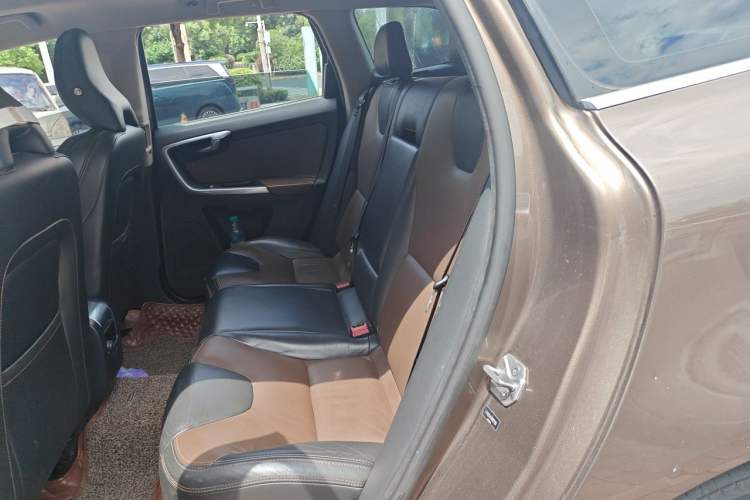 Used Volvo XC60 2015 T5 AWD Zhiyuan Edition Left Rear Seat