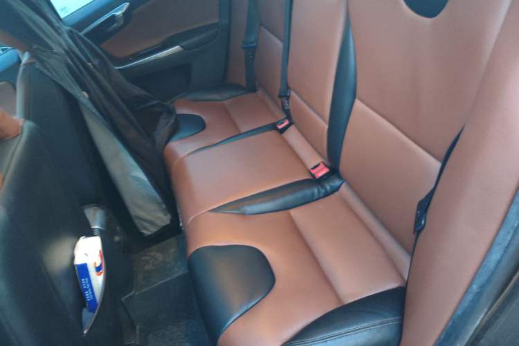 Used Volvo XC60 2015 T5 Smart Edition Left Rear Seat