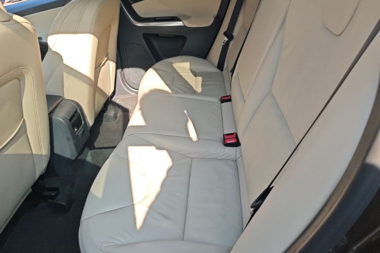 Used Volvo XC60 2015 T6 Zhiyi Edition Left Rear Seat