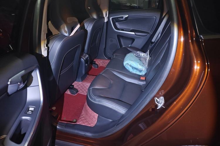 Used Volvo XC60 2015 T5 AWD Zhiyuan Edition Left Rear Seat