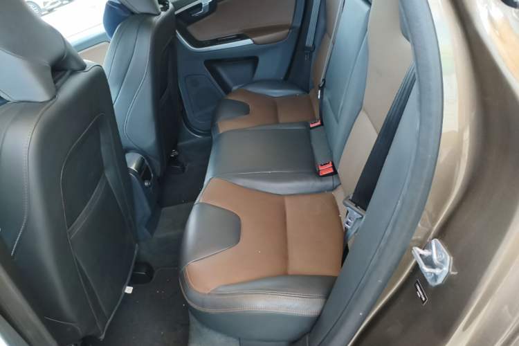 Used Volvo XC60 2015 T5 AWD Smart Drive Edition Left Rear Seat
