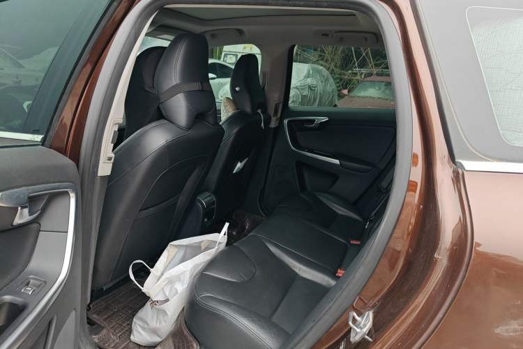 Used Volvo XC60 2015 T5 Smart Upgrade Model Left Rear Seat