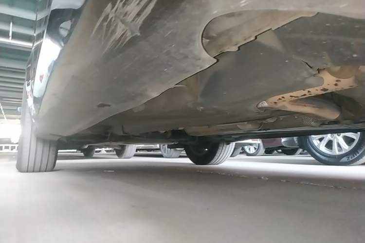 Used Volvo XC60 2015 T5 Smart Upgrade Model Left Side Sill